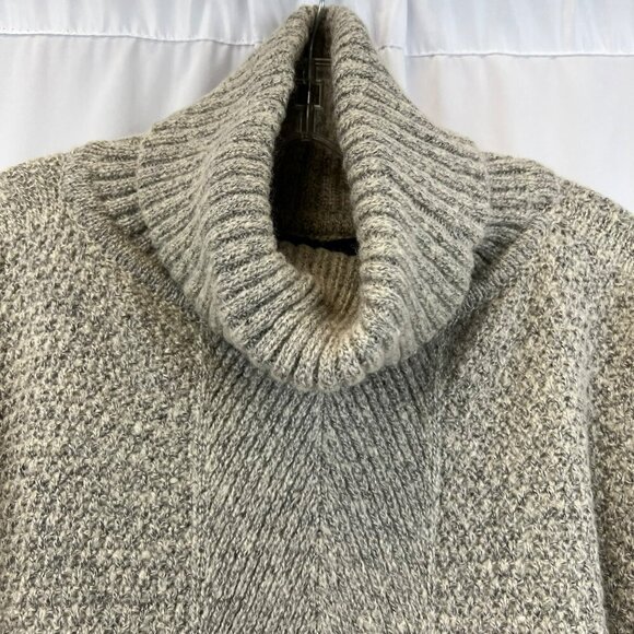 Steve Madden Women’s Poncho Sweater Turtleneck Knit One Size Fits All - Picture 3 of 8